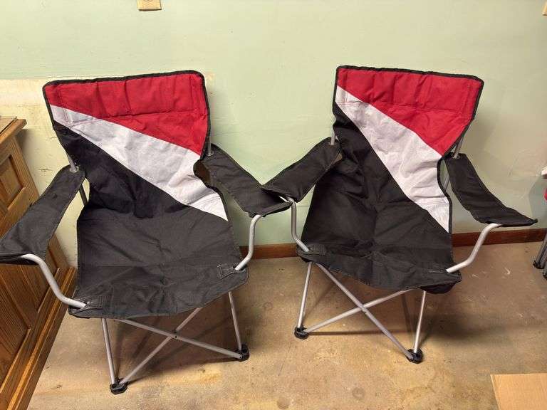 PAIR OF MATCHING CAMP CHAIRS