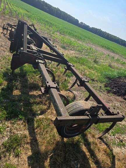 Uncataloged Items- Onsite Bidding Only For This Lot Items! click lot to view photos