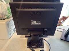 VARIETY OF COMPUTER MONITORS