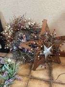 HOLIDAY DECOR WREATHS