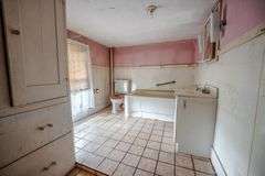 Home & Outbuildings, 5 Acres, 419 ft frontage