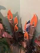ASSORTMENT OF CHRISTMAS DECORATIONS