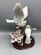 HAND-PAINTED COLLECTIBLE PORCELAIN/CERAMIC VARIETY OF BIRDS, HUMMINGBIRDS, DOVES, SPARROW, ORIOLES