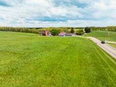 4.8 Acres, 910 ft frontage, Building Site