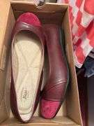CONTENTS OF SHELVING: SHOES NEW IN BOXES