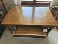 SOLID OAK KITCHEN TABLE WITH 2 MATCHING CHAIRS