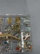 JEWELRY BOX ASSORTMENT OF EARRINGS, BRACELETS, PENDANTS WITH 14KT GOLD
