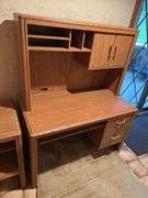 WOODEN COMPUTER DESK WITH ROLLING DESK CHAIR
