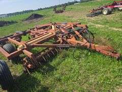 Krause 2889 9-shank chisel plow w/ leveling harrow
