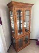 SOLID OAK AMISH MADE CHINA HUTCH