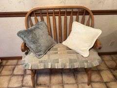 SOLID OAK ENTRANCE DEACONS BENCH