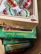 ASSORTMENT OF CHRISTMAS ITEMS: BAGS, WEEATH, ORNAMENTS, SIGNS AND MORE