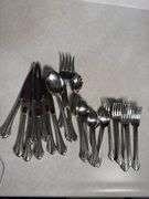 SILVERWARE SET