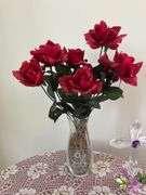 ROUND MDF-TOP TABLE WITH CONTENTS TABLE CLOTH, GLASSWARE, FLORAL DECOR, LAMPS, (ITEMS IN PHOTOS)