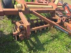 Krause 2889 9-shank chisel plow w/ leveling harrow