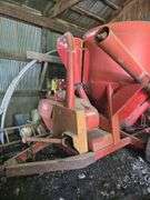 Farmhand 830 Feed Master grinder-mixer