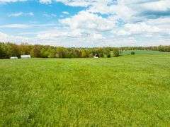 4.8 Acres, 910 ft frontage, Building Site