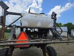 Melroe 3430 Spra-coupe sprayer