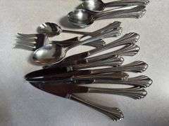 SILVERWARE SET