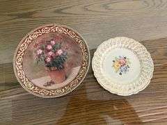 VARIETY OF SMALL BASKETS, PLATES AND DECOR