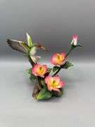 HAND-PAINTED COLLECTIBLE PORCELAIN/CERAMIC VARIETY OF BIRDS, HUMMINGBIRDS, DOVES, SPARROW, ORIOLES