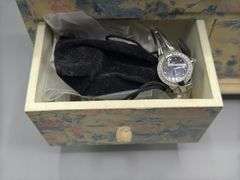 VINTAGE FLORAL JEWELRY BOX WITH CONTENTS OF JEWELRY AND WATCHES INCL. SEIKO, CITIZEN, FOSSIL, PRECIS