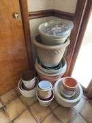 LARGE VARIETY OF FLOWER POTS