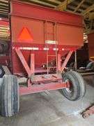 M & W 300B Little Red Wagon grain cart