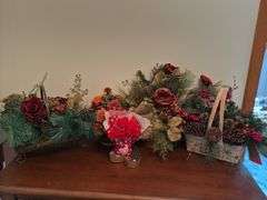 DECORATIVE FLORAL ARRANGEMENT BASKETS