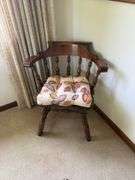 WALTER OF WABASH SOLID MAPLE DINING TABLE WITH 2 LEAVES AND 8 MATCHING CHAIRS