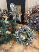 HOLIDAY DECOR WREATHS