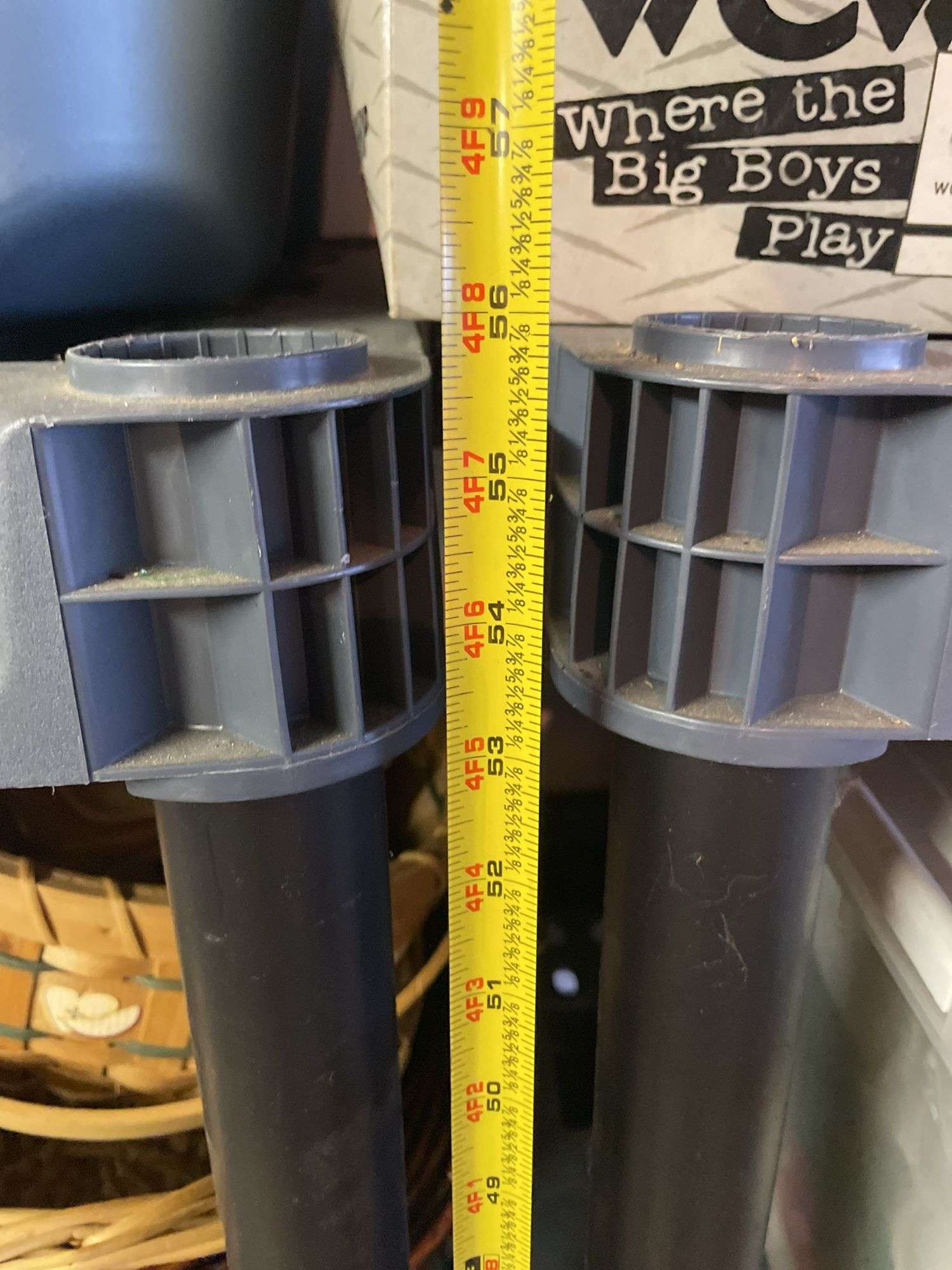 2 SHELVING UNITS (CONTENTS NOT INCLUDED)