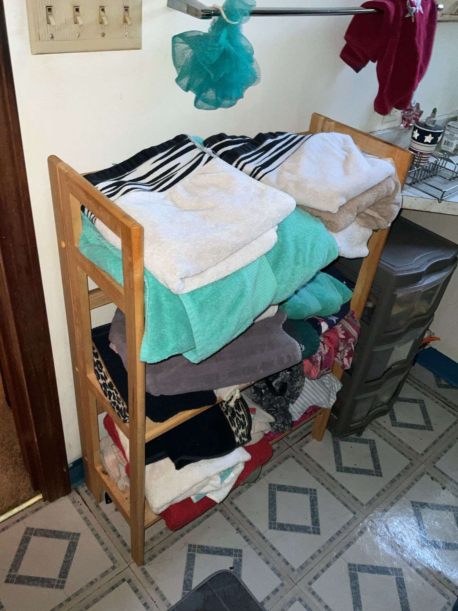 WOODEN TOWEL RACK AND PLASTIC ORGANIZER
