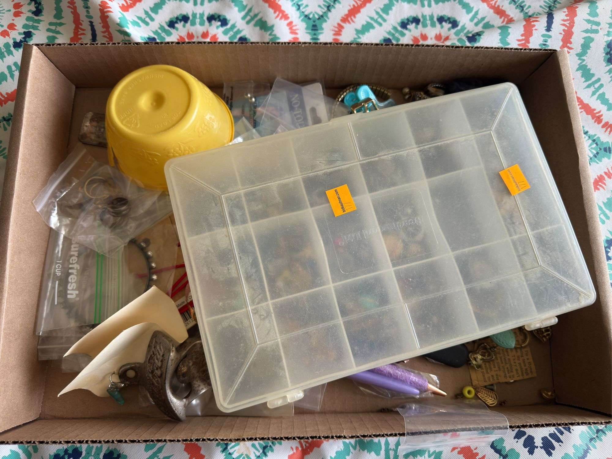 VARIETY OF JEWELRY INCL. 1 OUNCE SILVER, COCA-COLA BOTTLE OPENER