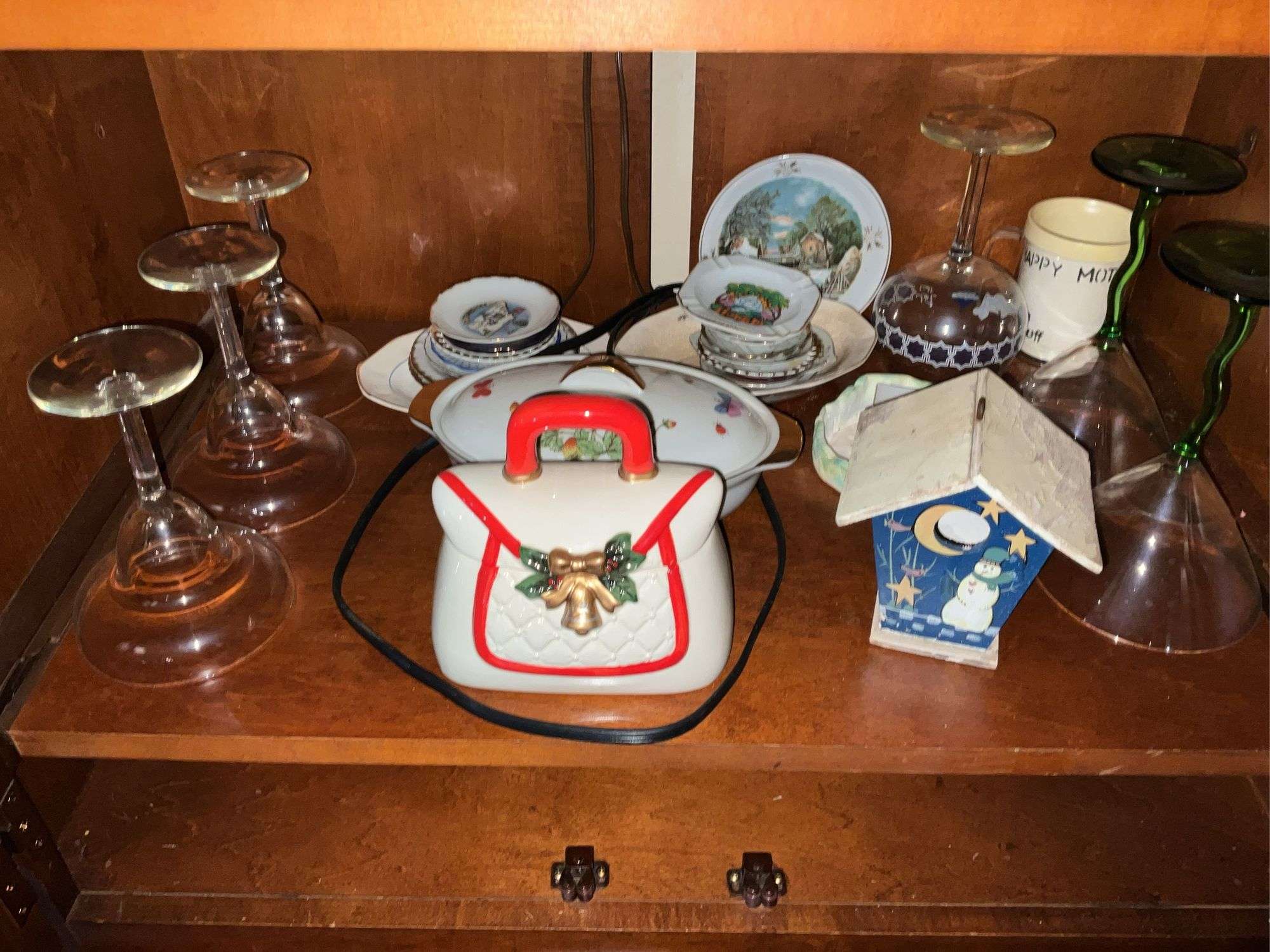 WOODEN CABINET WITH GLASSWARE