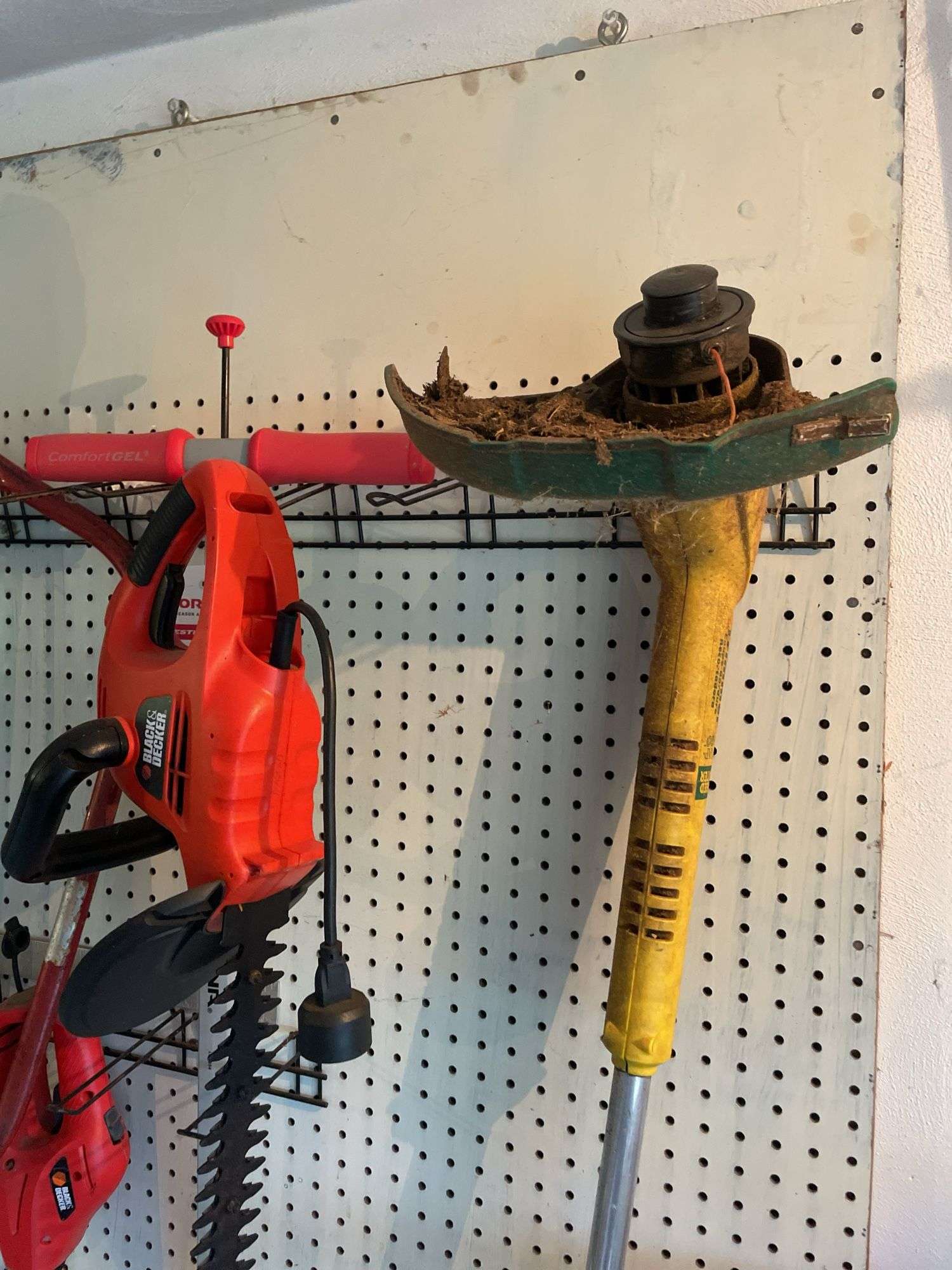 TOOL CONTENTS OF WALL
