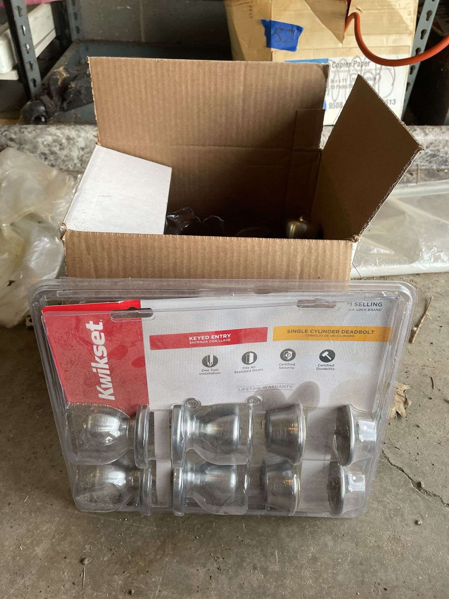DOOR KNOB HARDWARE