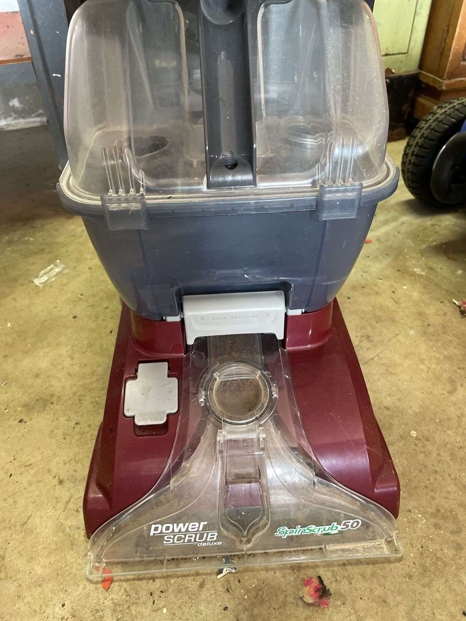 HOOVER POWER SCRUB (WORKS WELL BUT HAS BROKEN RELEASE TAB ON HANDLE)