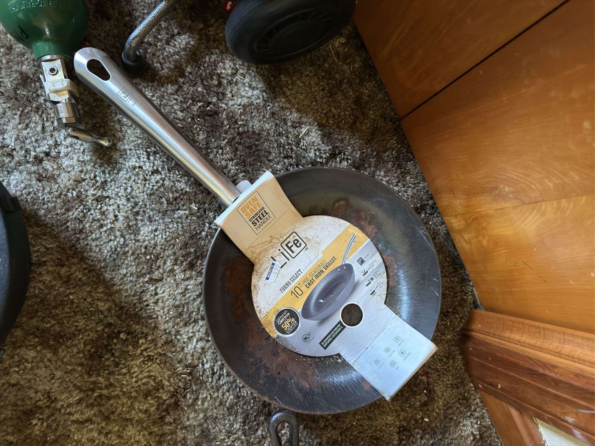 NEW 5 QT. CAST-IRON DUTCH OVEN AND PAIR OF COOK PANS