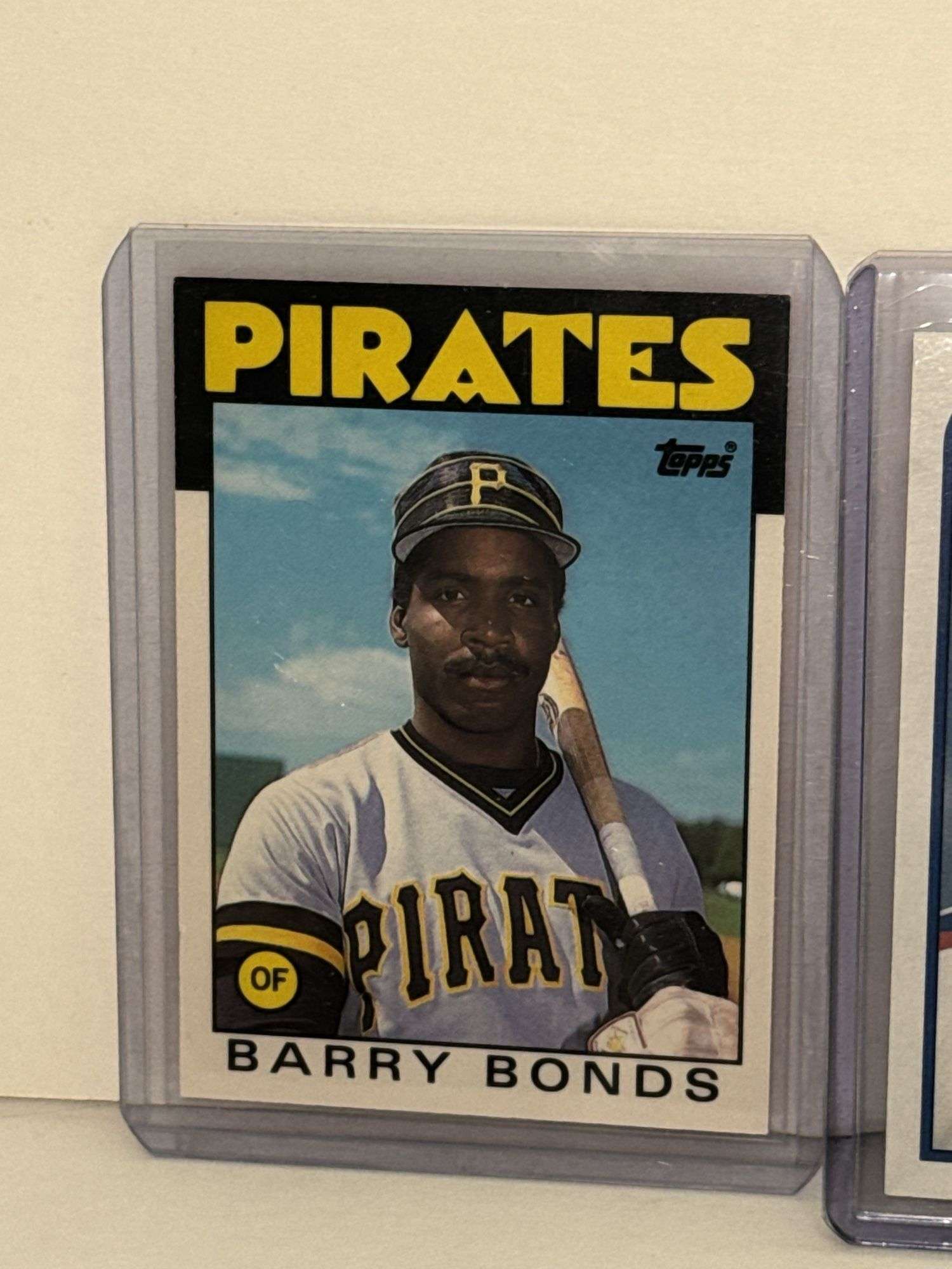 Assortment of MLB Greats Sports Cards (5 Total)