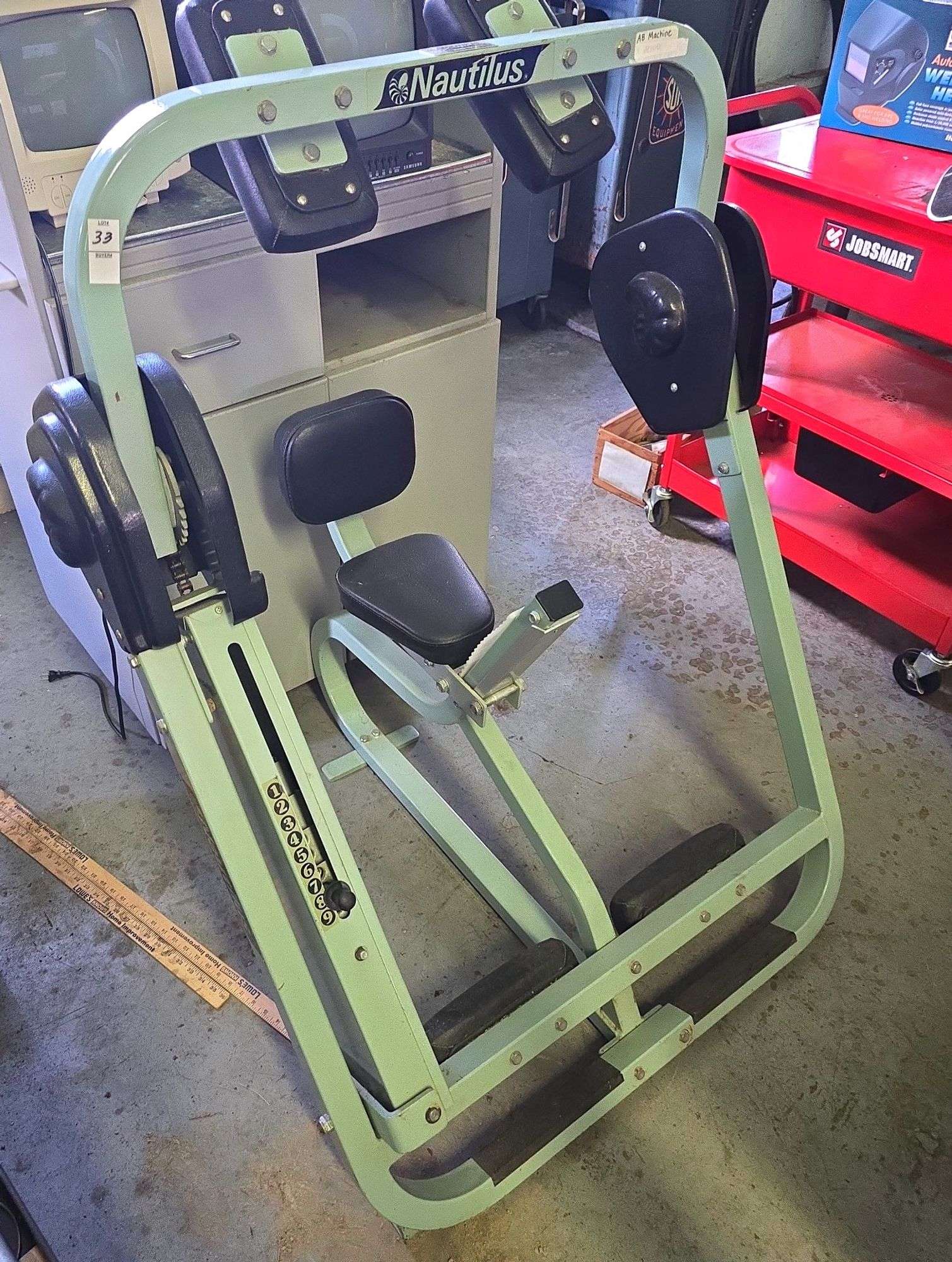 Nautilus Strength Training Machine - Kaufman Realty & Auctions