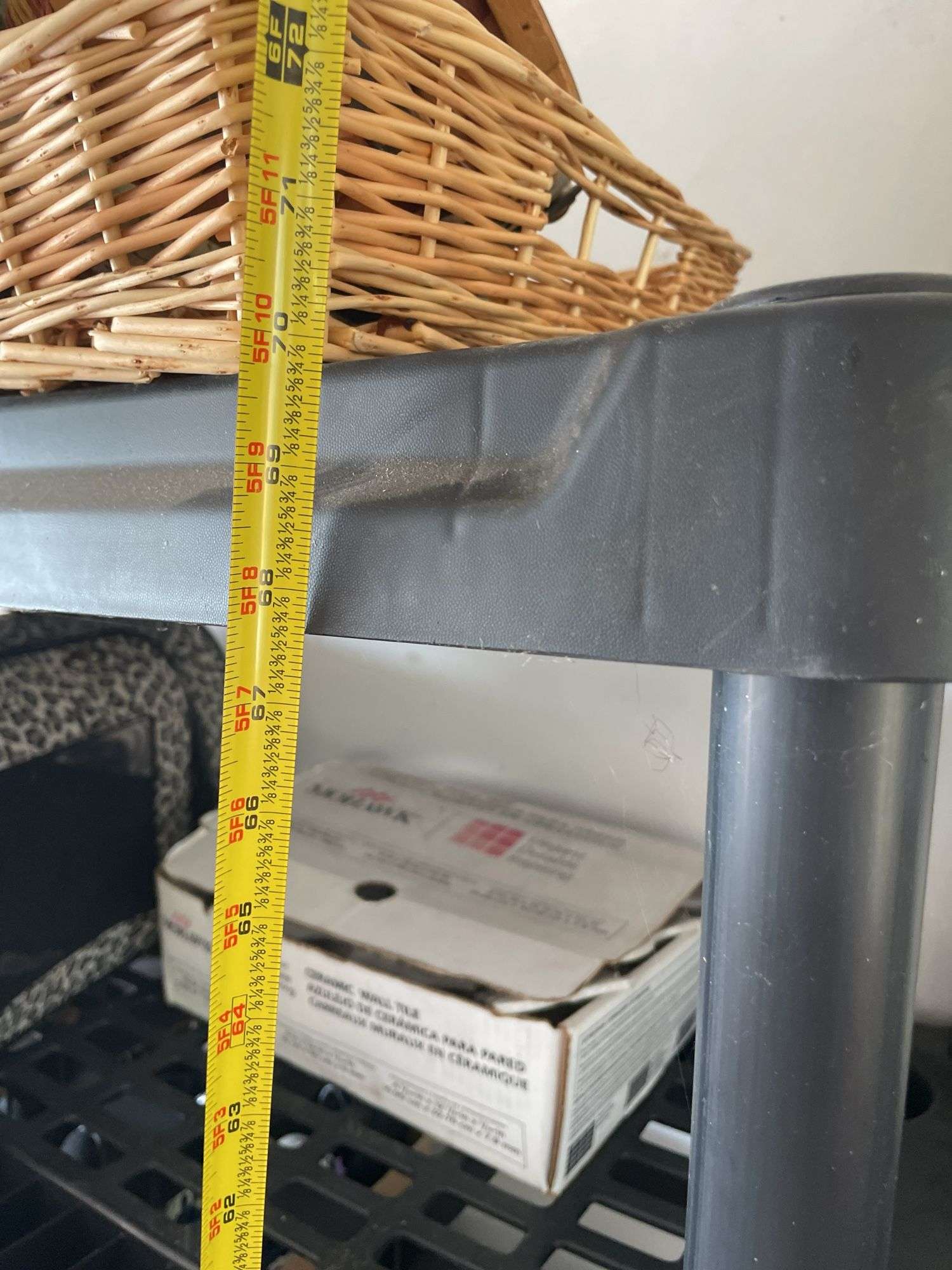 SHELF AND ITS CONTENTS (PICTURED)