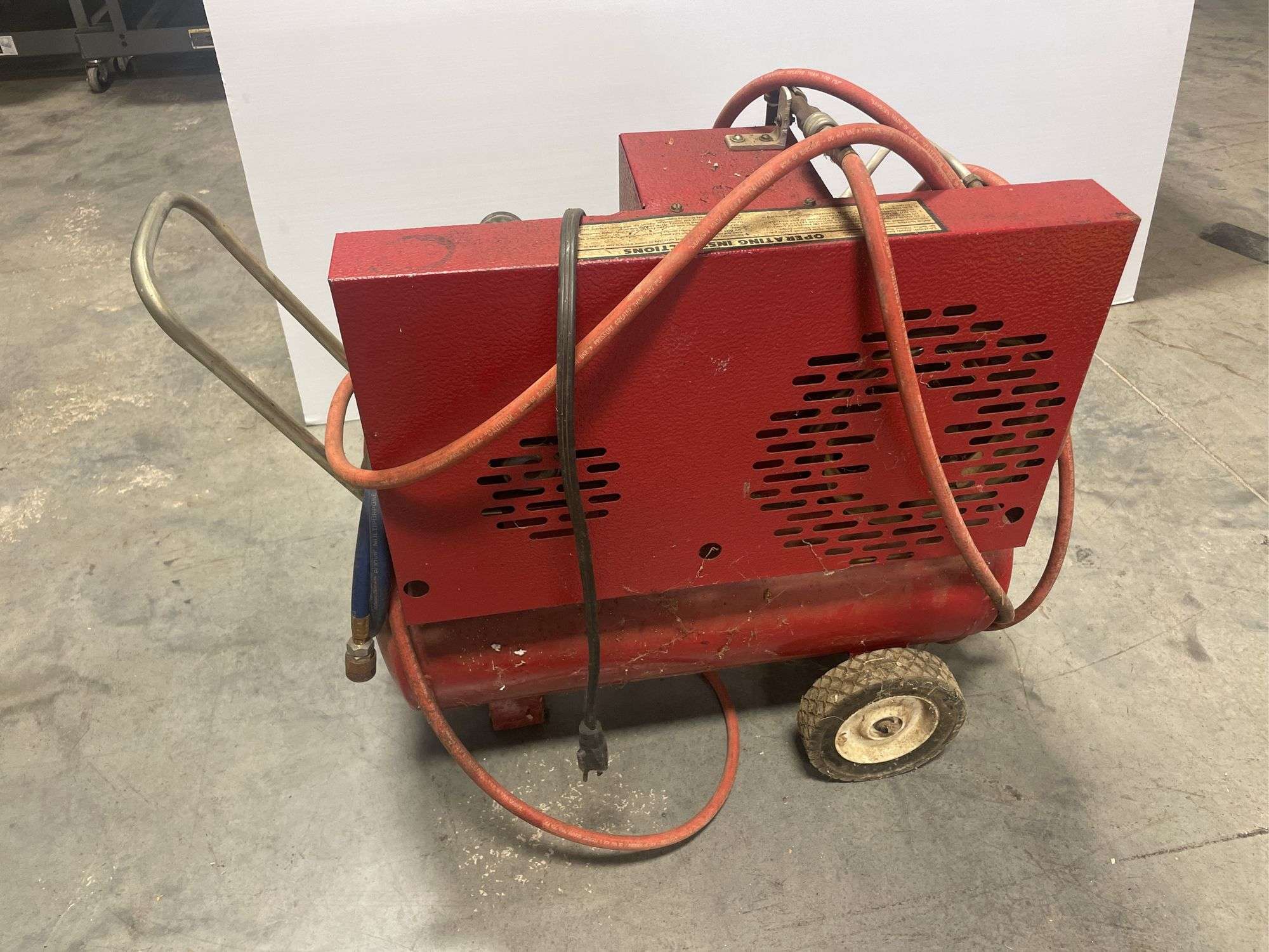 Magena Force 14 gallon air compressor with hose and attachments