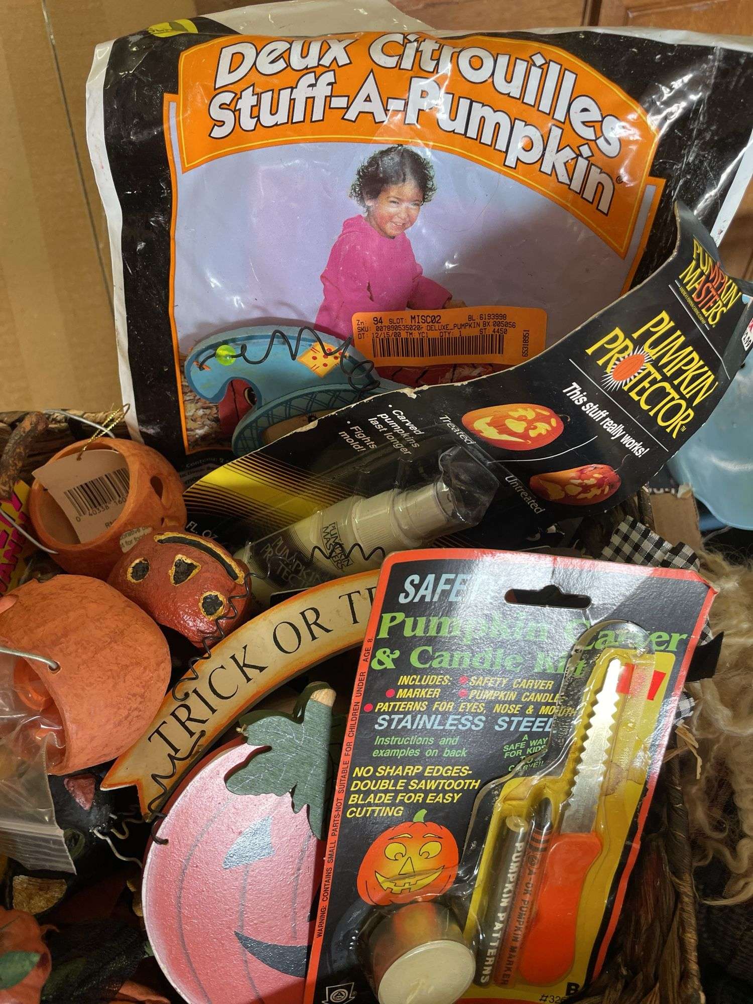 MISC. HALLOWEEN AND PATRIOTIC DECOR