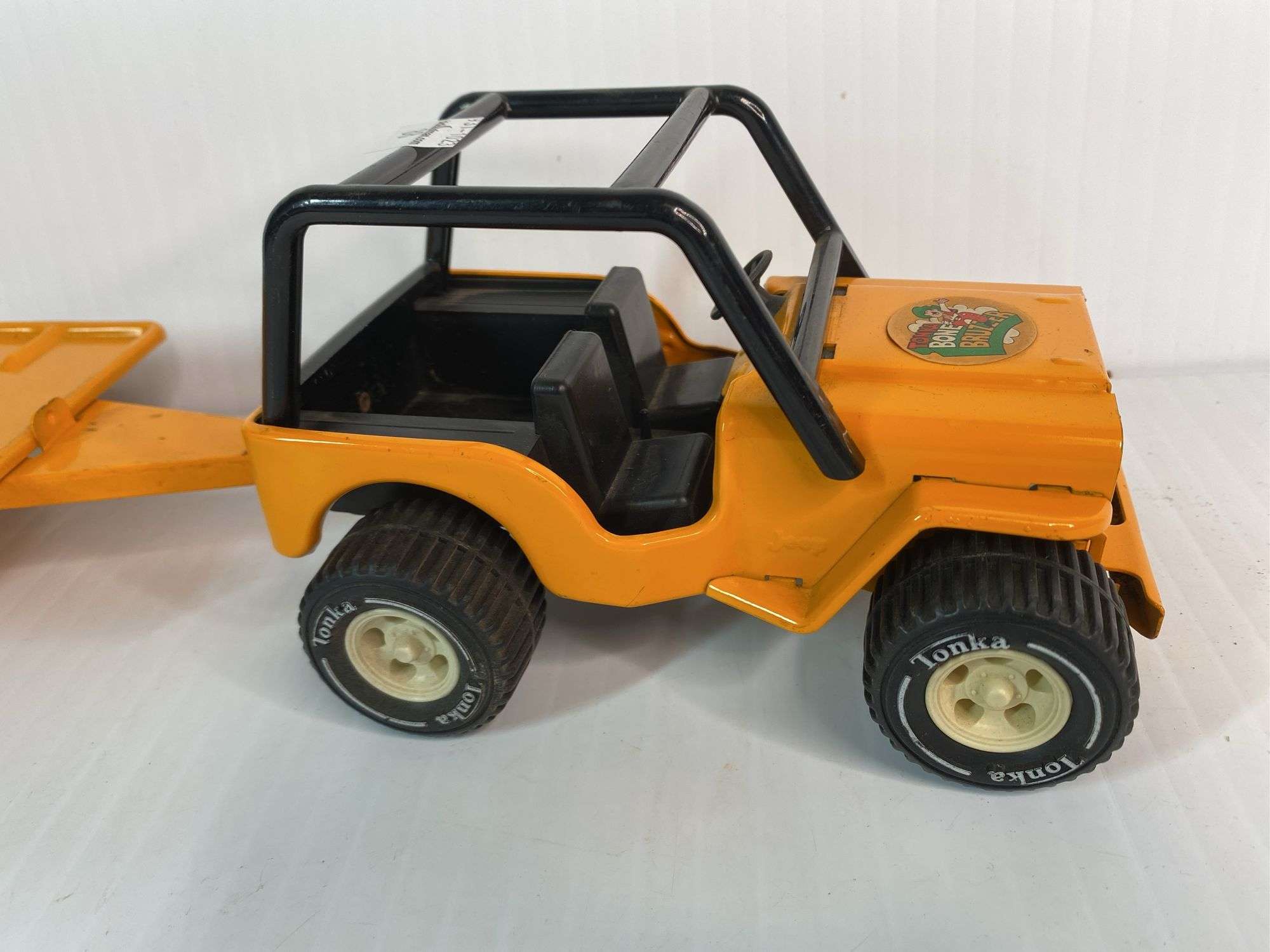 Tonka Bone Bruzzer Jeep & Trailer
