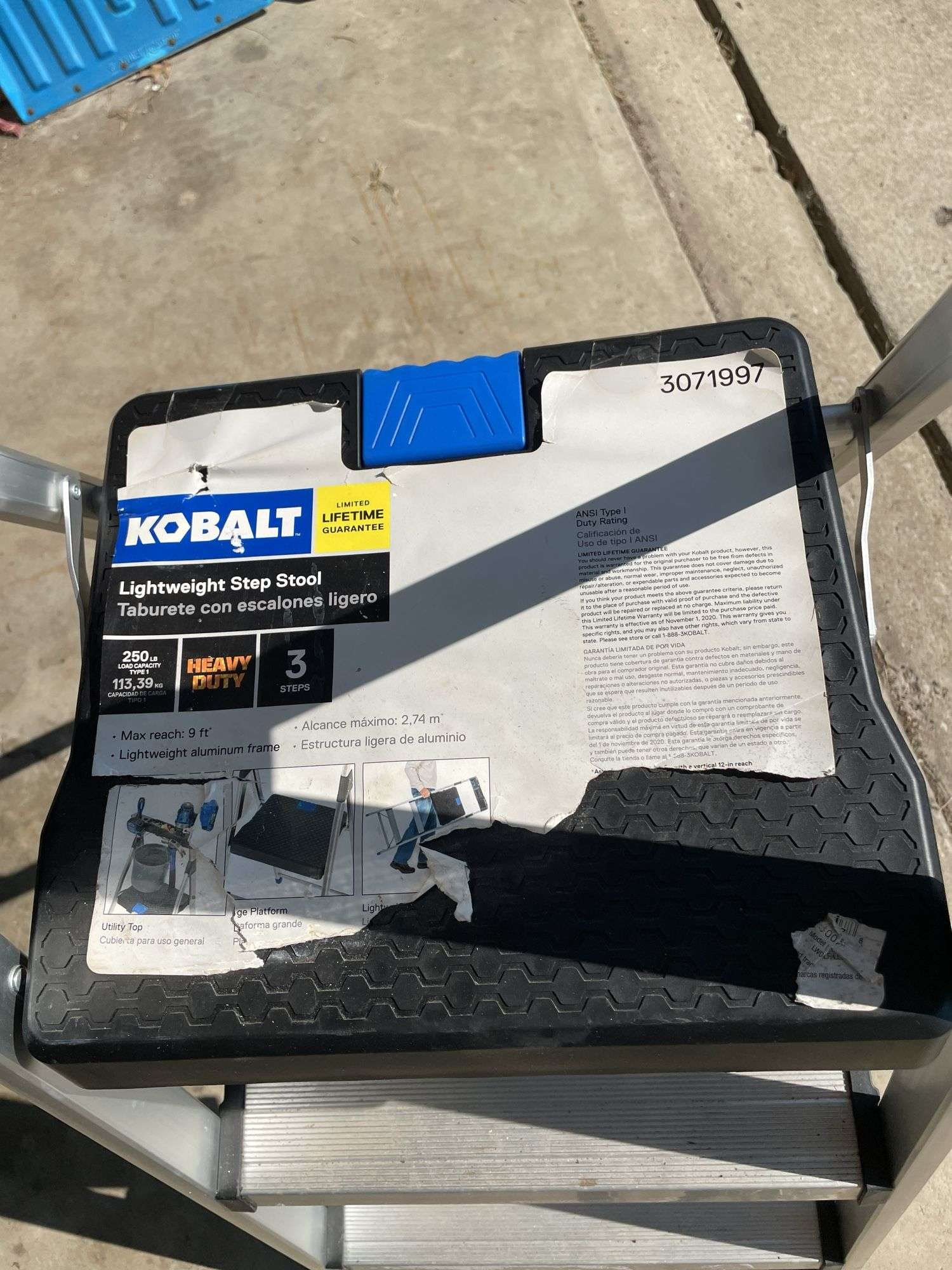 LIKE NEW KOBLAT HEAVY DUTY 3-STEP STOOL