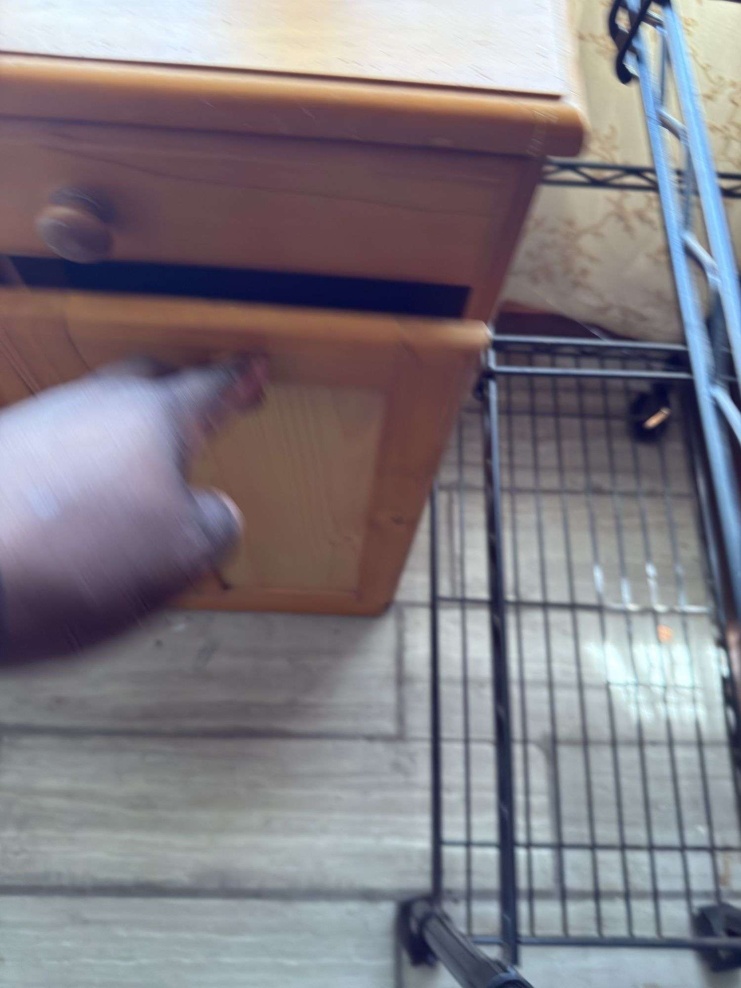 TRASH CAN STAND AND METAL ROLLING CART