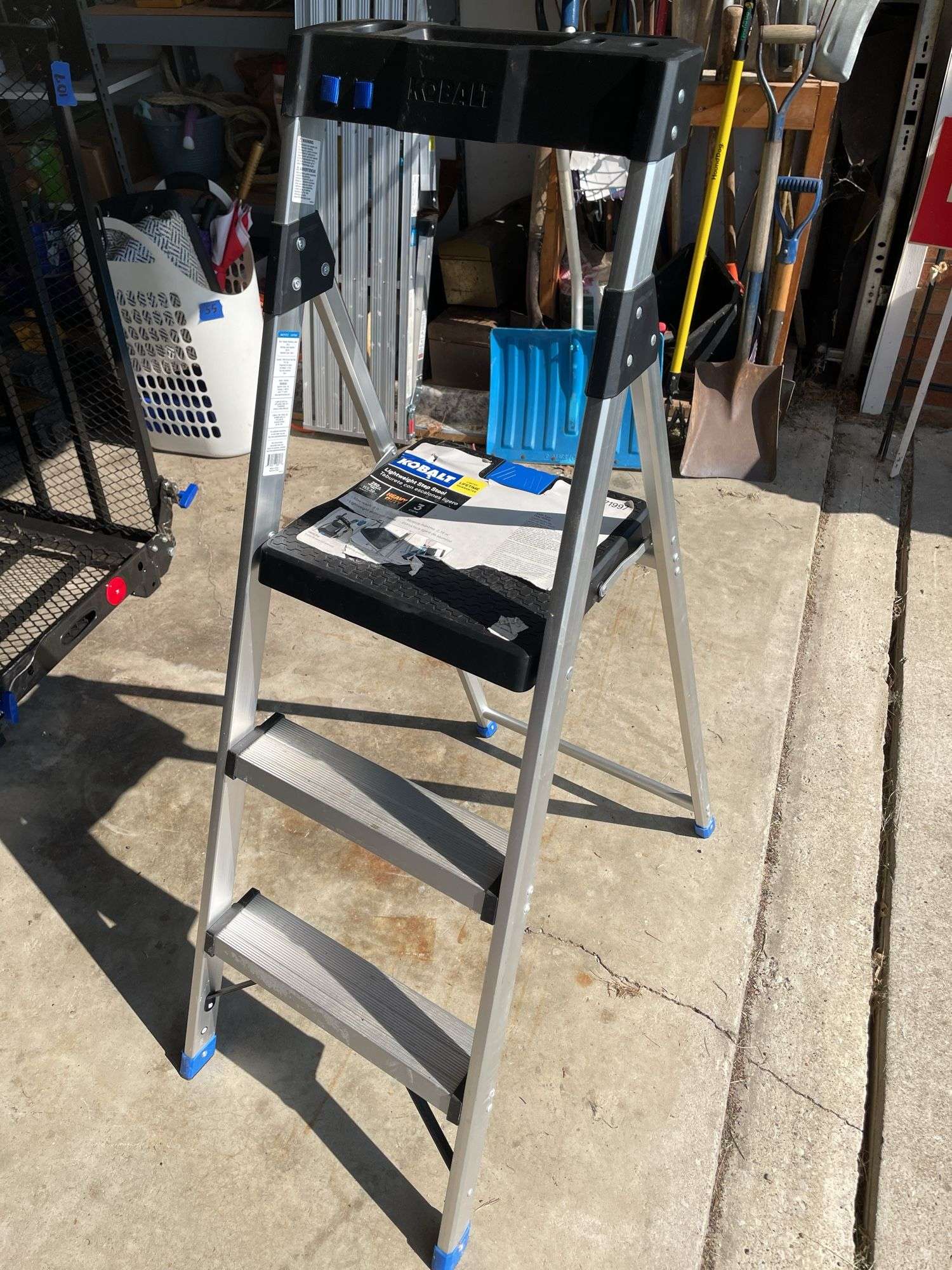LIKE NEW KOBLAT HEAVY DUTY 3-STEP STOOL
