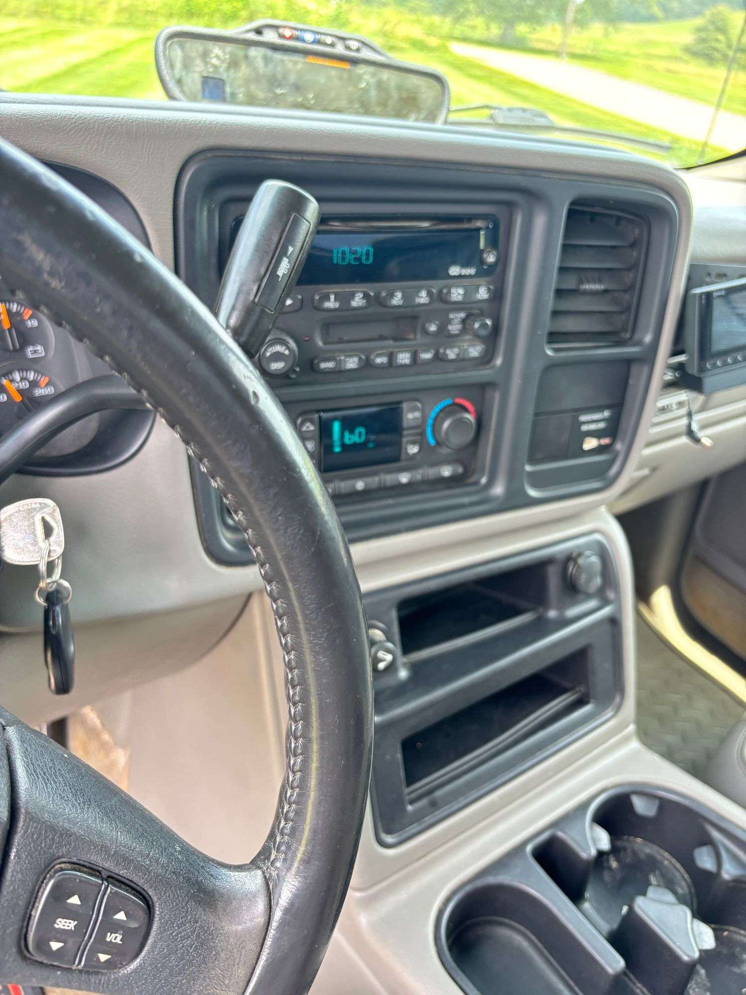2003 Chevrolet 1500 Extended cab , 4x4 , Leather Interior, Good Running Truck