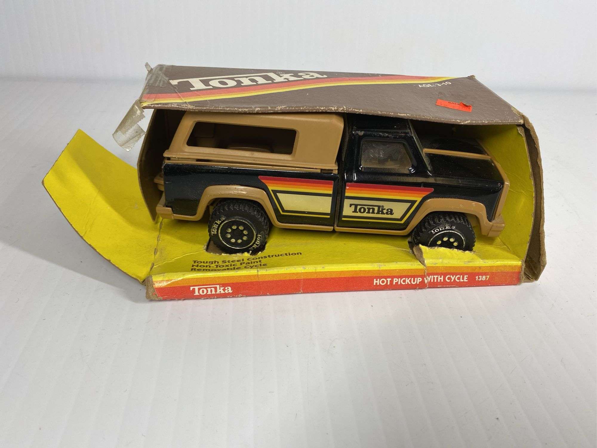 1979 Tonka Hot Pick Up with Cycle #1387